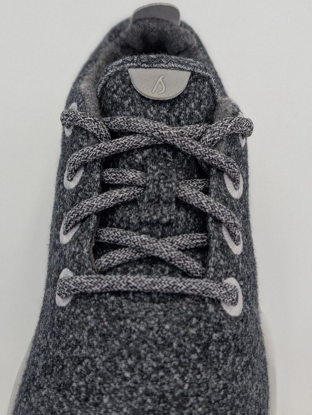 allbirds Sz 8 Women's Heather Gray Merino Wool Lace-Up Cushioned Insole Sneakers - Picture 4 of 17
